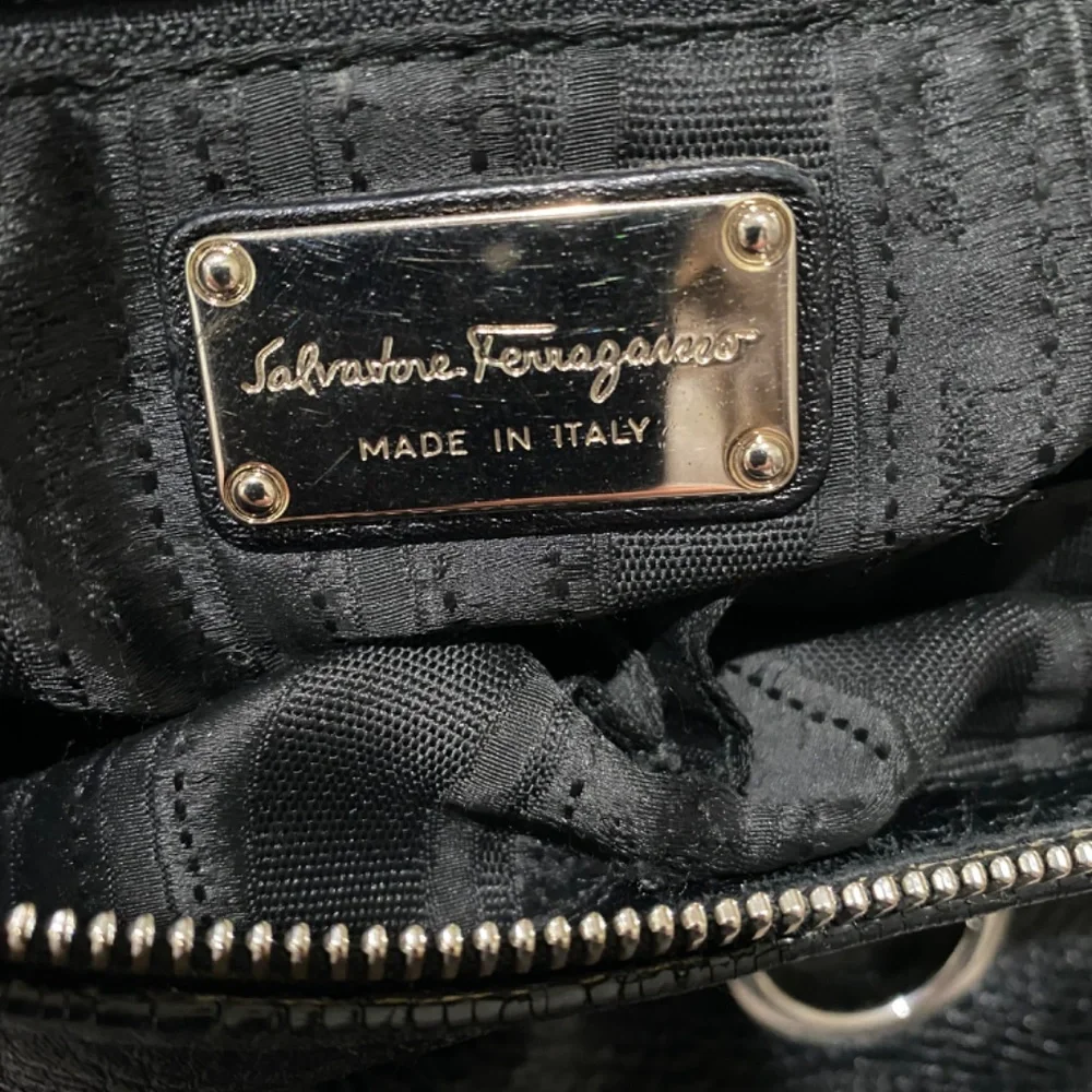 Salvatore ferragamo bag - Picture 12 of 17